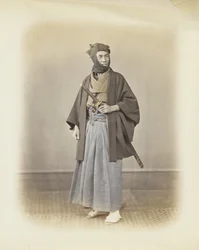 Homme japonais en tenue traditionnelle
