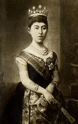 Portrait de Haruko, impératrice du Japon. Photographie, début du 20e siècle.