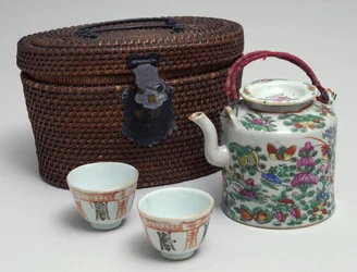 Service à thé japonais avec étui de transport en osier, vers 1850