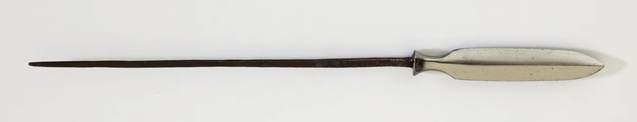 Yanone (pointe de flèche) de forme Yanagi-Ha (feuille de saule)