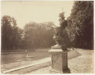Versailles, Grand Trianon, (Vase en Plomb par Le Lorrain)