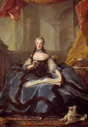 Portrait de Marie-Adélaïde de France, dite Madame Adélaïde (1732-1799), fille de Louis XV le Bien-Aimé et de Marie Leszczyńska, représentée en 1758 en robe de cour, tenant un livre de musique. Peinture de Jean-Marc Nattier (1685-1766), 1758