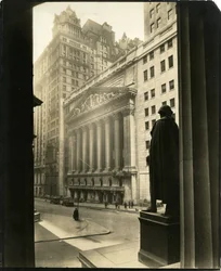 Broad St depuis le Treasury Building, New York, USA, c.1905-40
