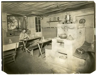 The Isba Tea Room sur la 4ème rue Sachia - maintenant un photographe célèbre en Europe, Russian Tea Room, Greenwich Village, New York, USA, c.1905-40