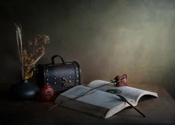 Rose séchée et livre