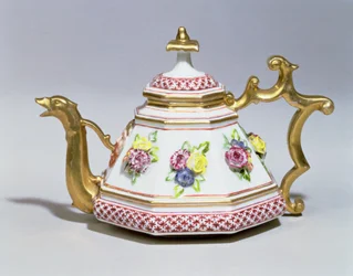 Théière octogonale de Meissen, vers 1718, porcelaine