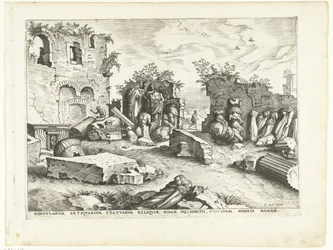 Jardin avec fragments de statues antiques
