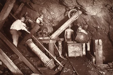 Puits de la machine au 406, mine Cook