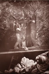 Arrêt en surplomb, mine de Cook
