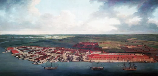 Chantier naval de Chatham (Angleterre), grâce à sa situation géographique, Chatham était le port le plus important de la Royal Navy britannique au XVIIe siècle, puis au XVIIIe siècle, il est devenu un centre important de réparation et d
