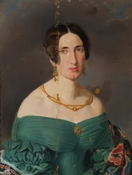 Femme en robe verte