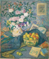 Vase avec bananes, citrons et livres