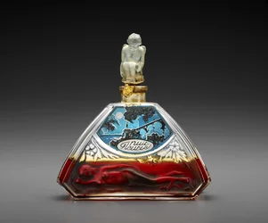 Nuit Fleurie, bouteille conçue vers 1920, fabriquée vers 1930