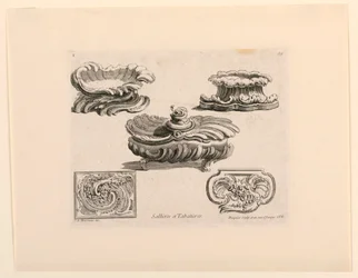 Salière et boîtes à tabac