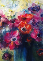 Anémones de Caen avec des marguerites