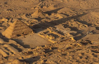 Ancien Empire ; La Pyramide à degrés de Djéser ; Vue aérienne ; Saqqarah ; Égypte