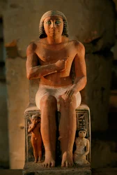 Statue en calcaire peint de Kai avec des yeux en cristal incrustés et ses enfants à cette fête..., 2002