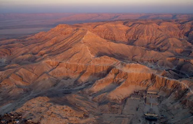 Vallée des Rois; Égypte; Qurna; Deir el-Médina, Hatchepsout, Nouvel Empire