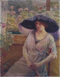 Fille avec un chapeau noir