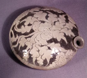 Art coréen : bouteille à vin en porcelaine. Période Koryo