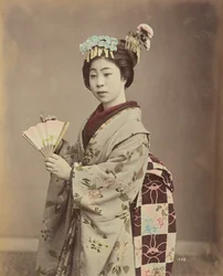 [Jeune femme avec un éventail]