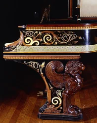 Un piano très important conçu par Sir Lawrence Alma-Tadema, action par Steinway New York. Construit en 1887., 1887