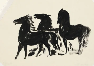 Trois chevaux noirs debout regardant vers la gauche