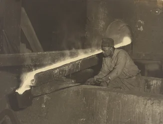 [Aide-mouleur, usine de locomotives Baldwin]