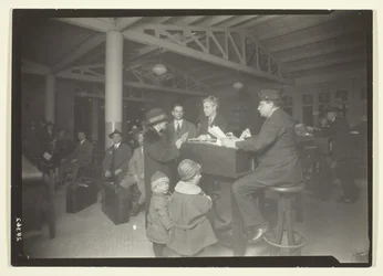 Famille allemande, interprète et enregistreur à Ellis Island