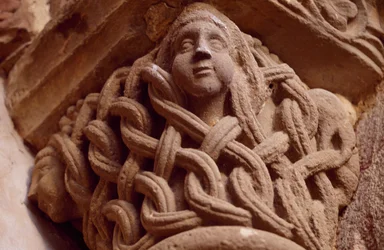 Espagne, Navarre, Monastère du Saint-Sauveur de Leyre, Porta Speciosa, Chapiteau décoré