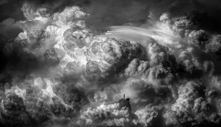 Seul au-dessus des nuages