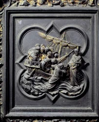 Jésus marche sur les eaux et sauve Pierre, huitième panneau des portes nord du baptistère San Giovanni, 1403-24