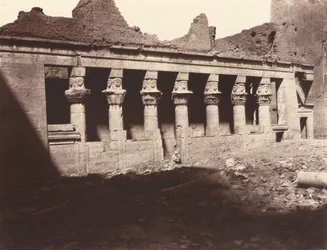 Philae, Cour Intérieure, Colonnade de l