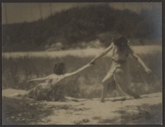 [Danseurs dans le jardin]