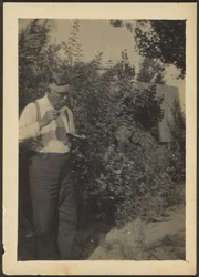 [Fleckenstein Eating in a Garden]