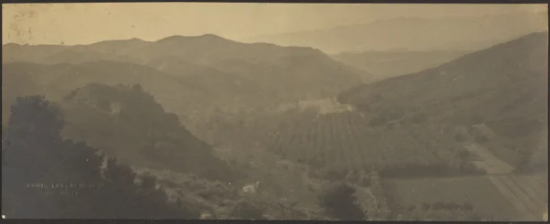 [Paysage avec montagnes et fermes]