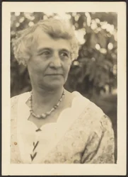 [Portrait de femme]