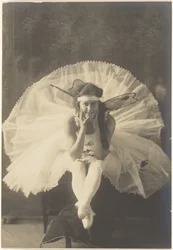 [Jeune ballerine aux ailes de fée]