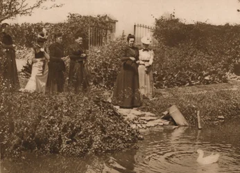 Un groupe de femmes près d