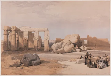 Fragments des grands colosses au Memnonium, Thèbes