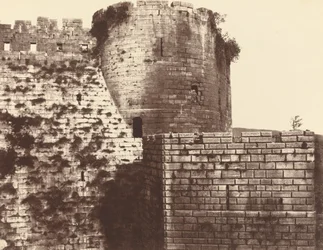 Kalaat-El Hosn, deuxième enceinte, extérieur, midi