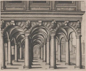 Hall Ouvert Soutenu par des Colonnes Toscanes avec une Place de Ville à Droite