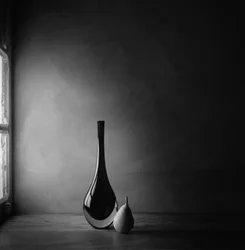 Vase élégant et poire