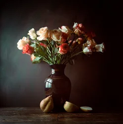 Roses et poires mélancoliques