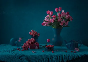 Nature morte florale mélancolique