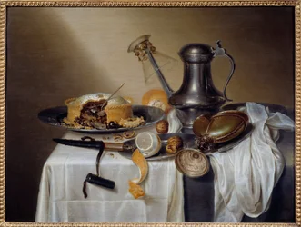 Nature morte avec pâté, citron et carafe en étain