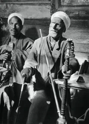 Fumer le narghilé, Le Caire