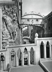 Le Pont des Soupirs et le Palais des Doges, Venise, 1937