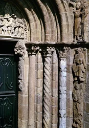 Détail du Portique de las Platerias avec des images de l
