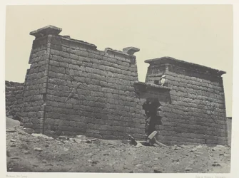 Hémi-Spéos De Séboua, Pylônes; Nubie, plate 98 from the album "Egypte, Nubie, Palestine et Syrie" (1852)